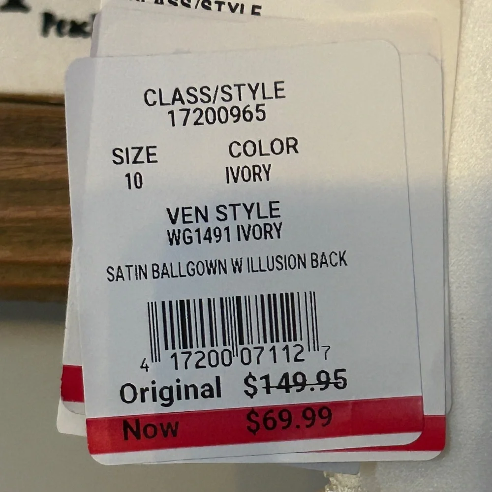 David's Bridal Ivory Sequin Bodice Satin A-Line Girls' Dress - Picture 6 of 8